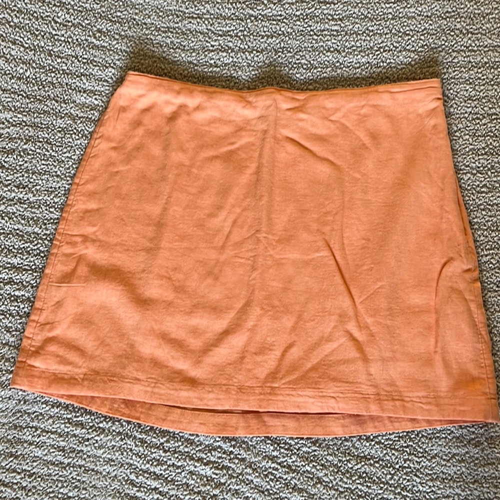 Linen skirt, new condition